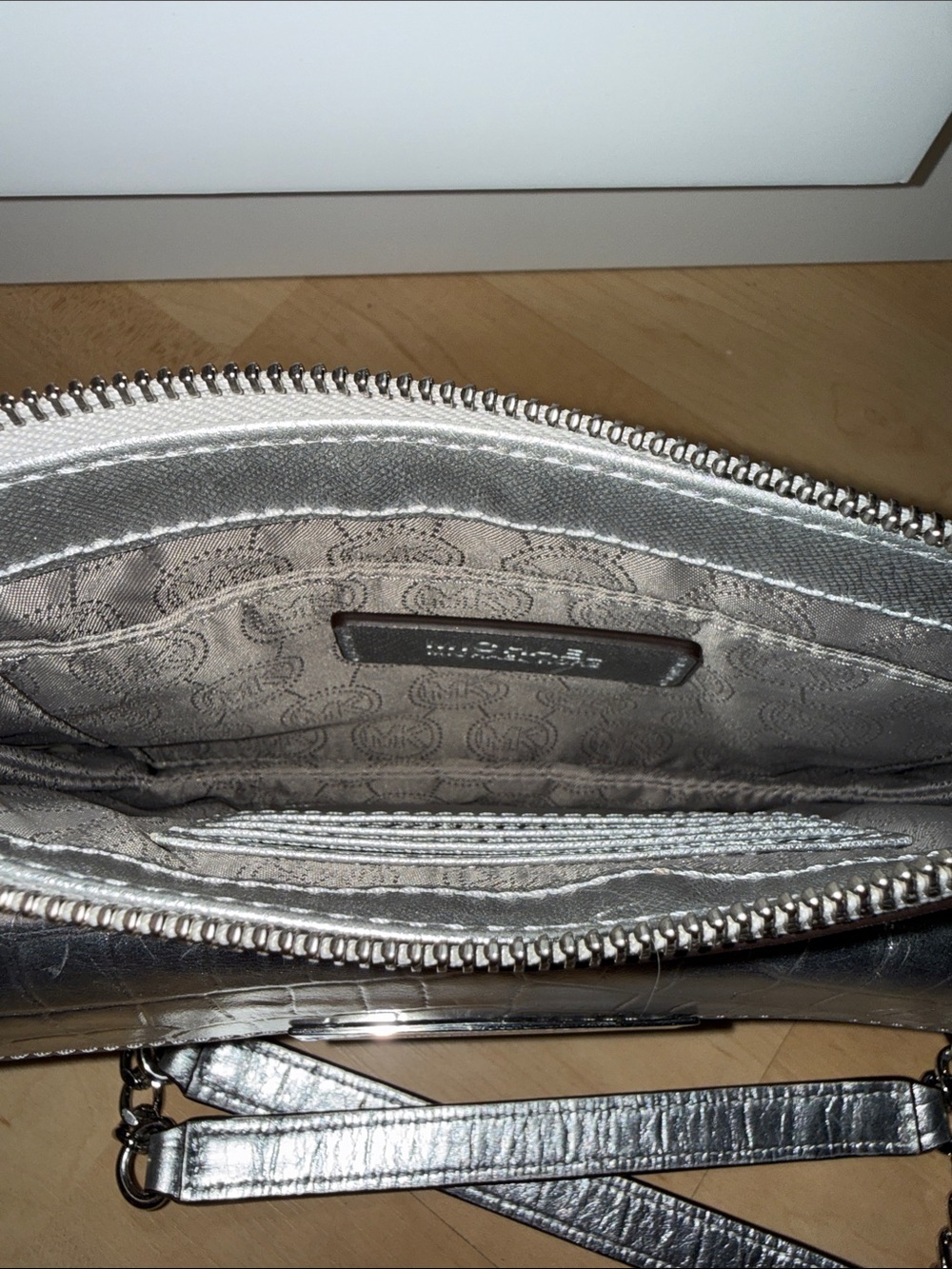 Michael Kors Sloan Editor Metallic Silver Croc-Embossed Chain Shoulder/Crossbody - Picture 2 of 6